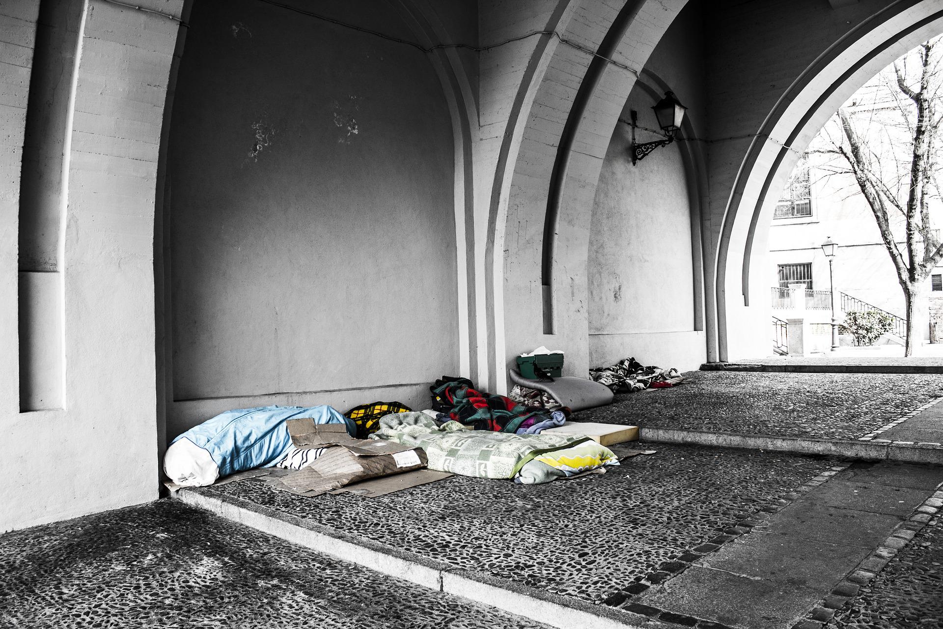 homeless-2090507_1920.jpg